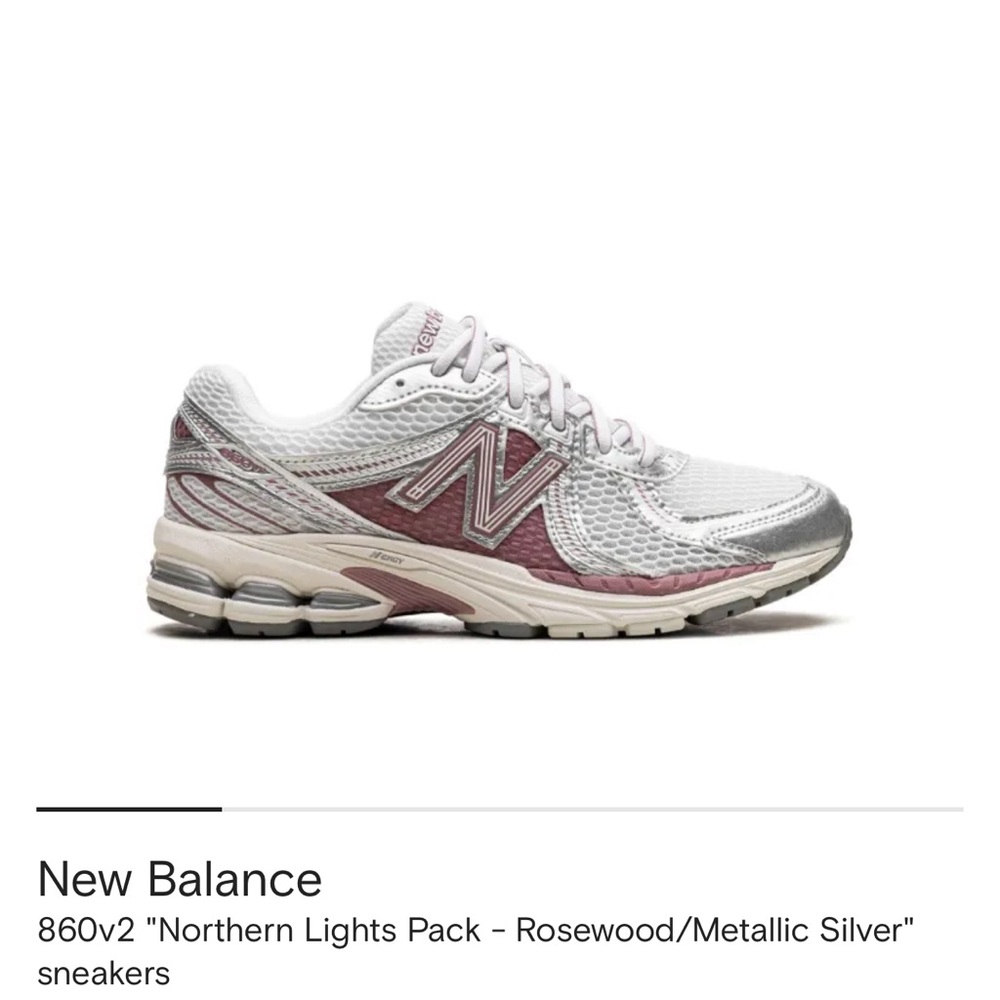 New Balance Women's 860 v2 Sneakers - Rosewood and Silver
